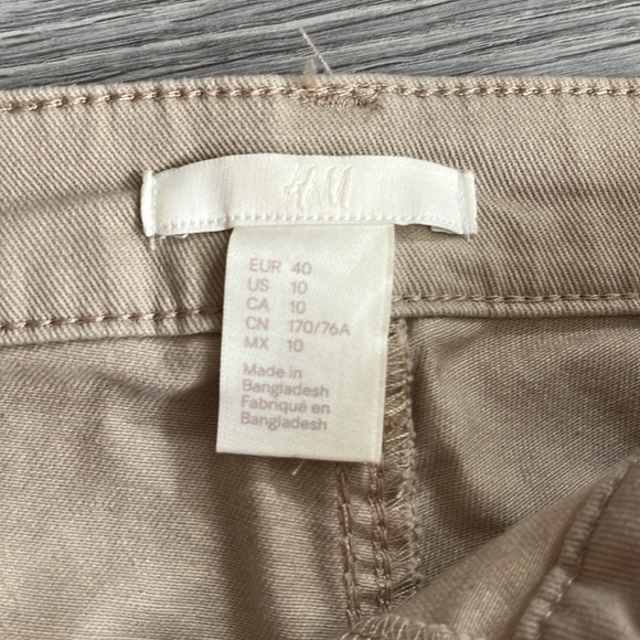 H&M khaki shorts 🥥🤎🧸 - Picture 3 of 5